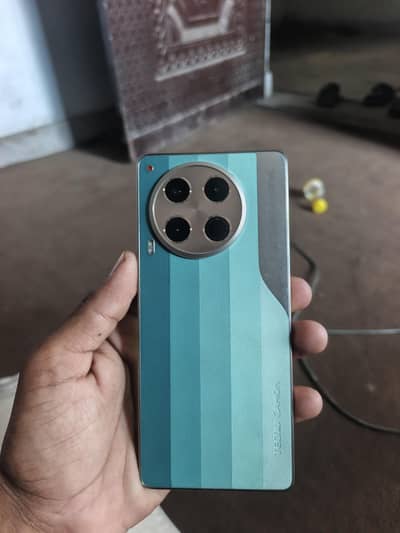 Tecno CAMON 30