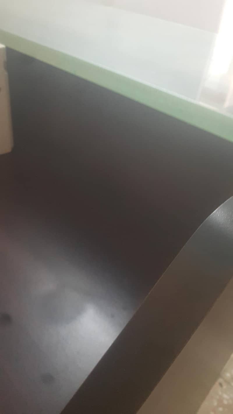 Reception table 1