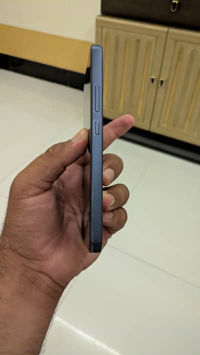 8/256   . . . . 7000 mah battery