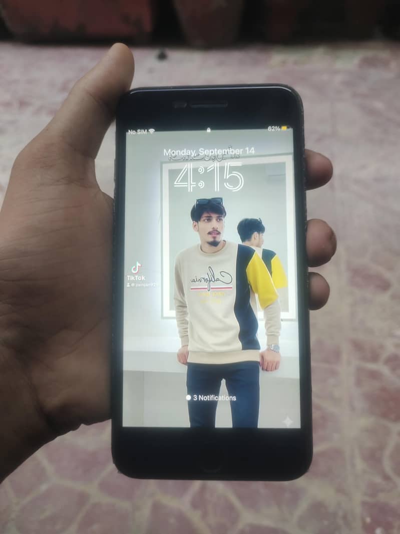 Apple iPhone 8 Plus 1