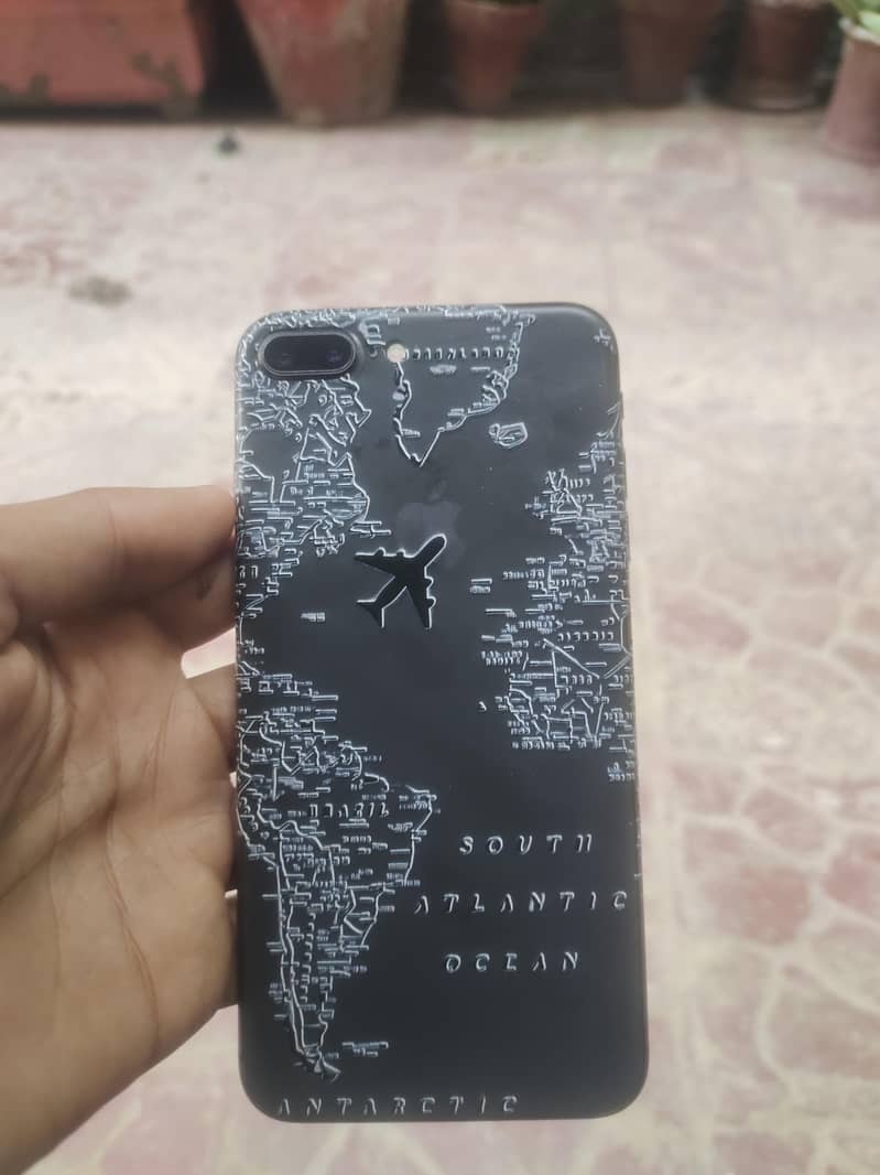 Apple iPhone 8 Plus 2