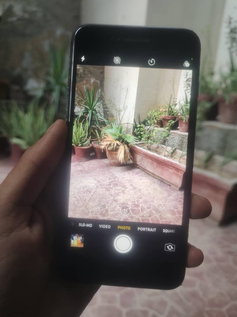 Apple iPhone 8 Plus 4