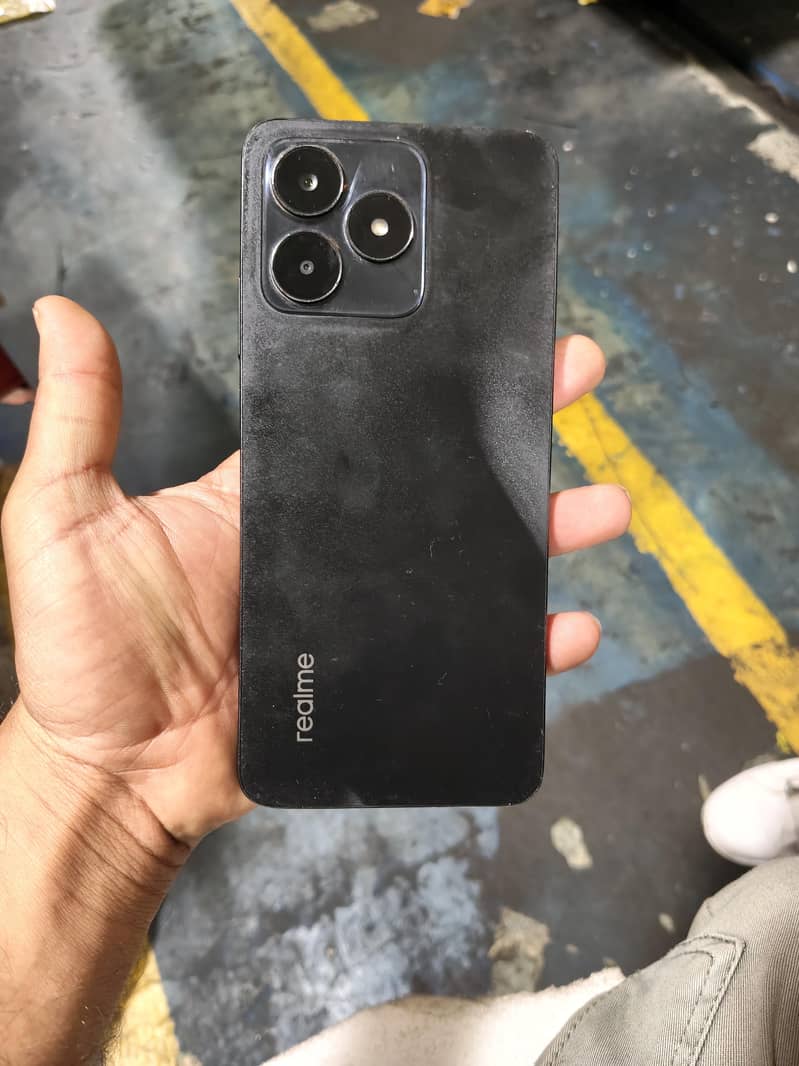 Realme C53 4