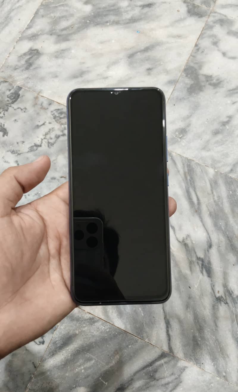 Realme C12 0