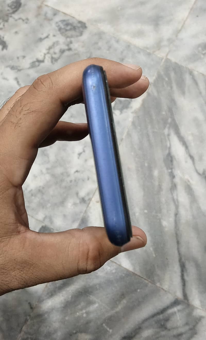 Realme C12 4