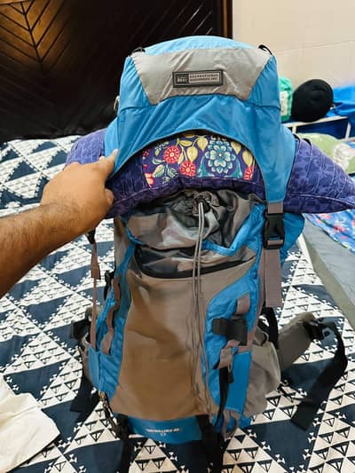 REI 65 litres