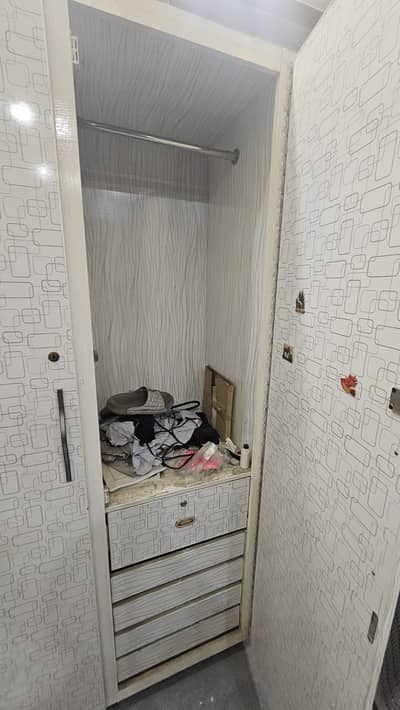 Wardrobe Almari