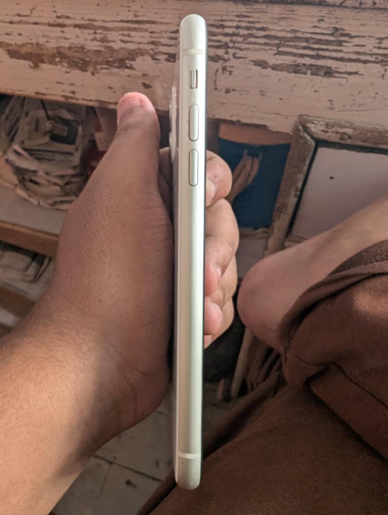 Apple iPhone 11 2