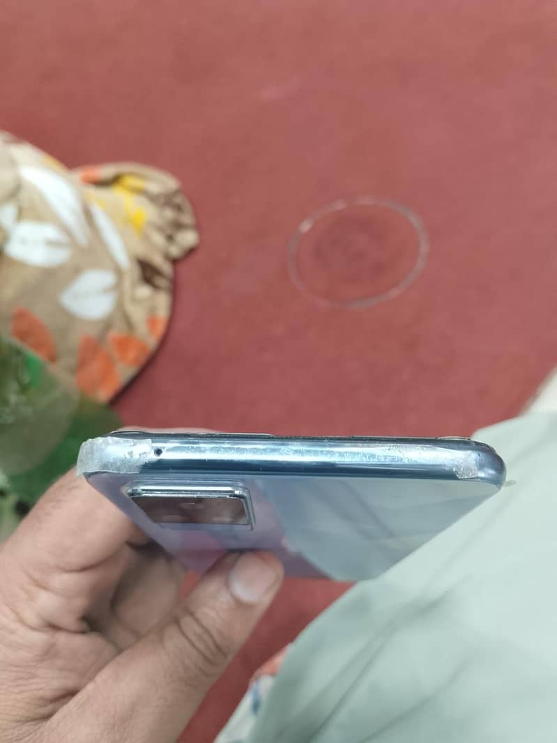 Vivo V21e 4
