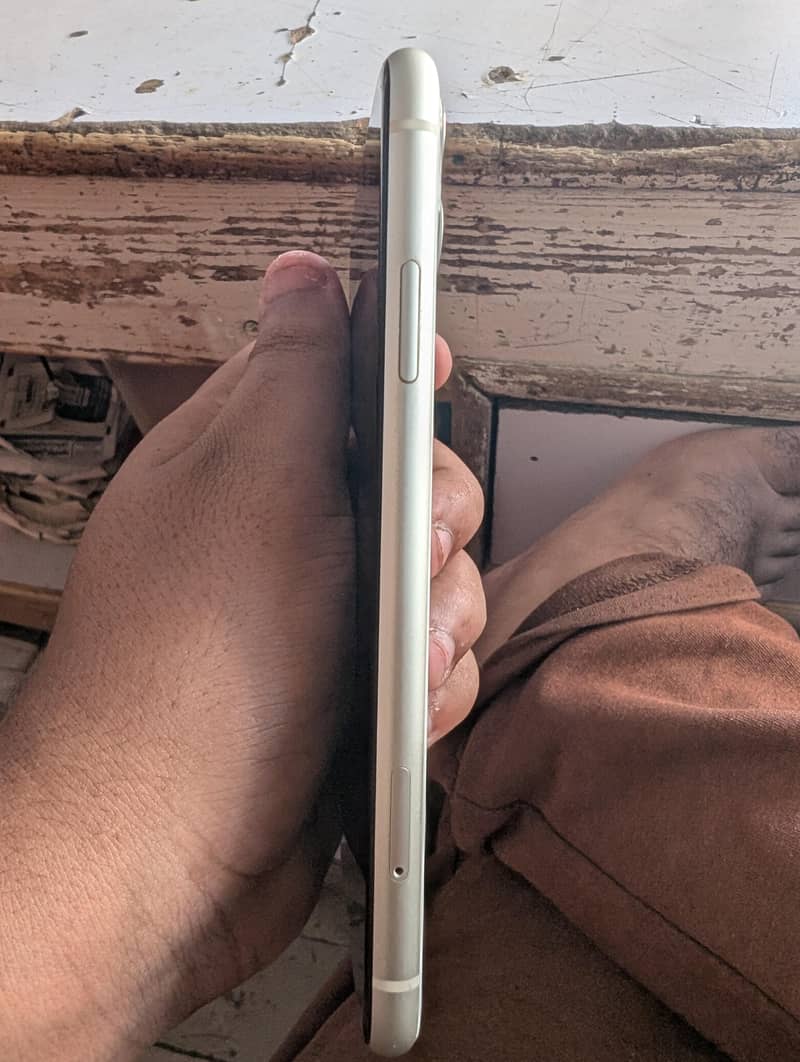 Apple iPhone 11 5