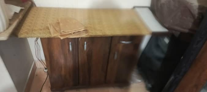 Istri Stand for sale