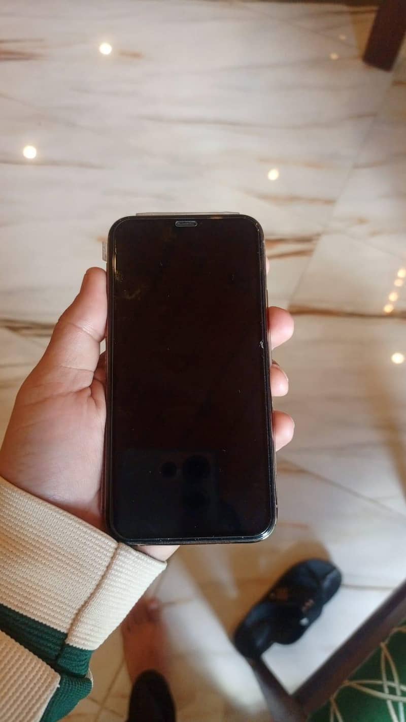 Apple iPhone 11 Pro 4