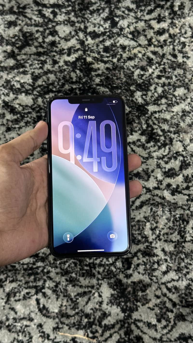 Apple iPhone 11 Pro Max 4