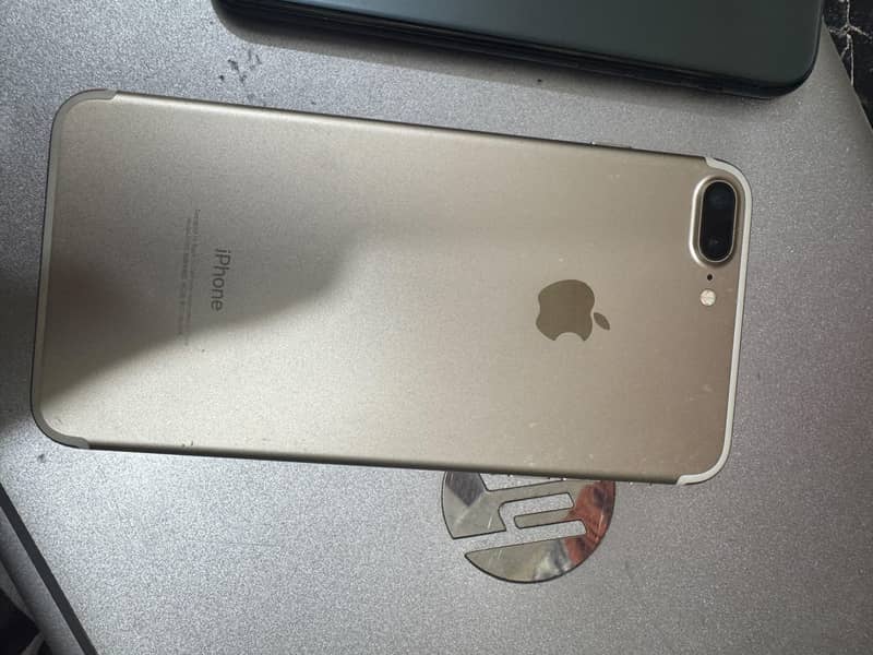 Apple iPhone 7 Plus 0