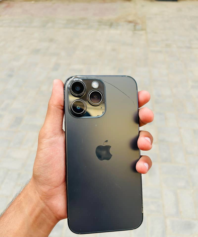 Apple iPhone 14 Pro Max 1