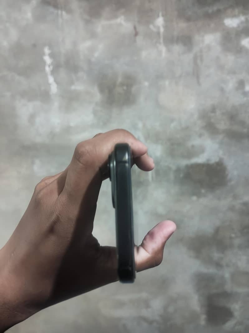 Apple iPhone 15 3