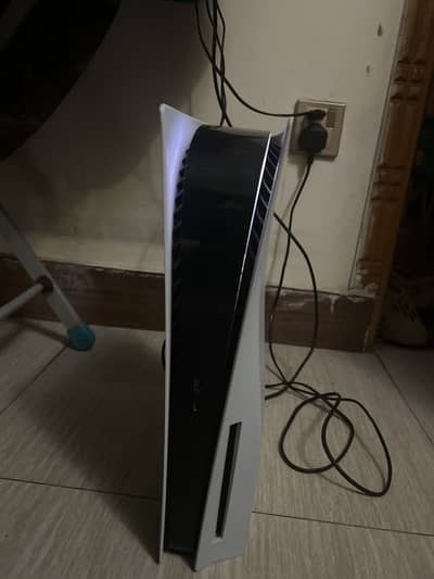 slighty used play station 5 disc edition clean and new