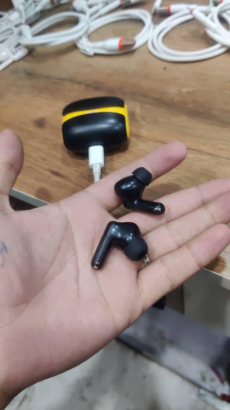 Airbuds 3