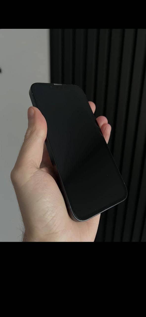 Apple iPhone 13 4