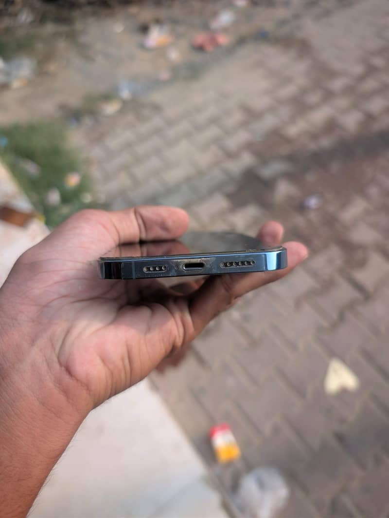 Apple iPhone 13 Pro Max 3