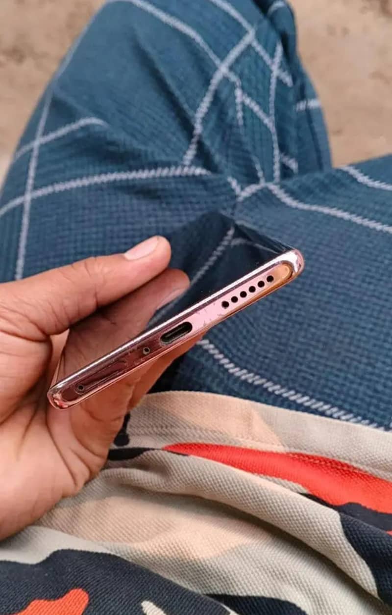 Infinix Zero 40 4