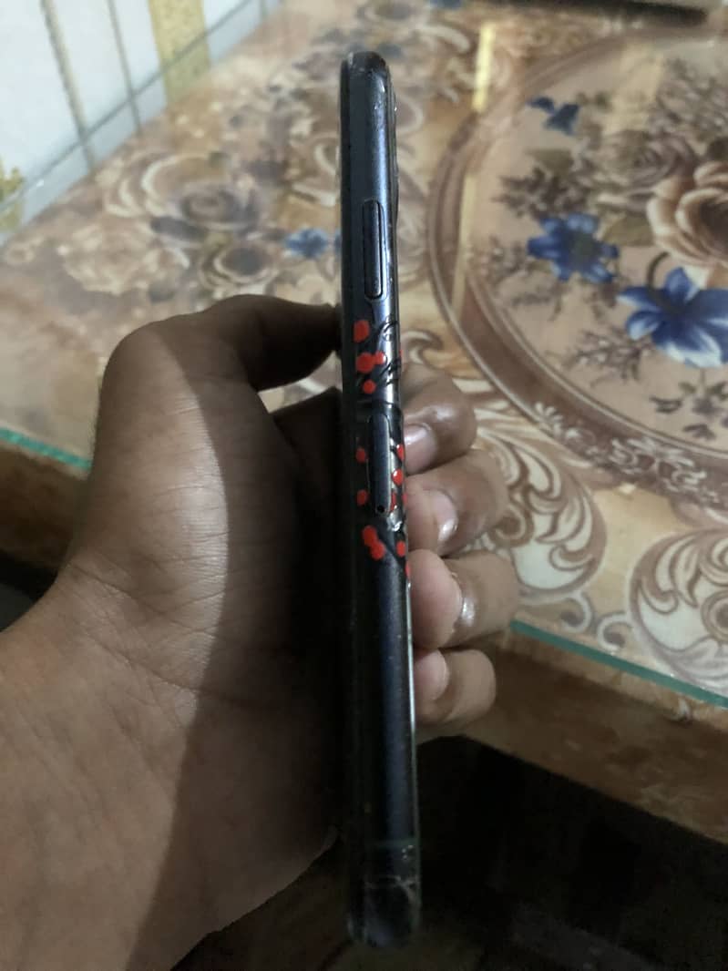 Apple iPhone 11 Pro 1
