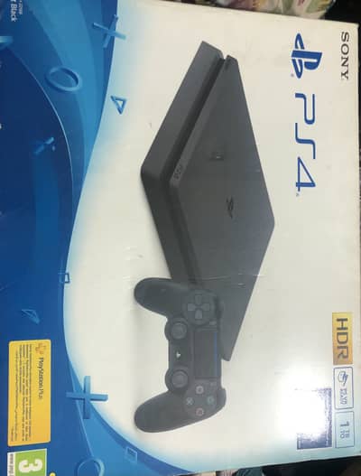Playstation 4 slim