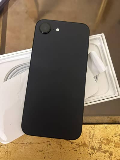 Apple iPhone 16e