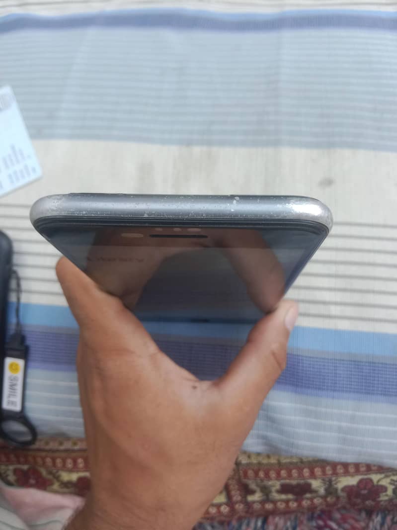 Apple iPhone 8 Plus 4