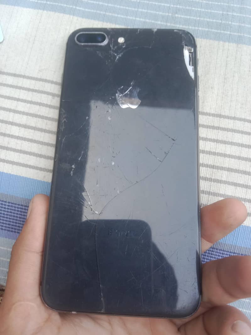 Apple iPhone 8 Plus 5