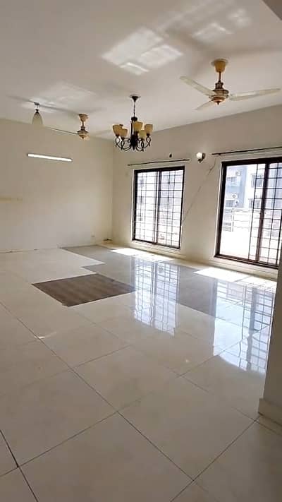 4 Bed Room Apartment in Askari 11 Lahore