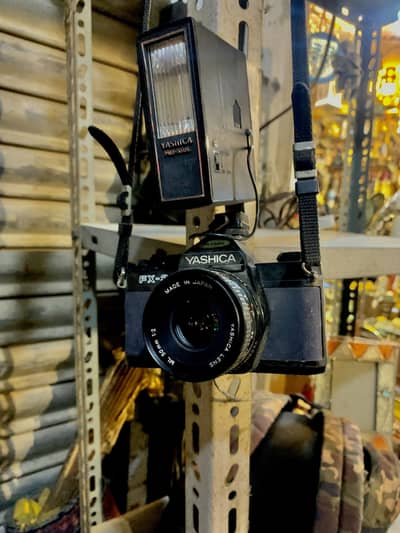 Yashica camera in well condition antique item