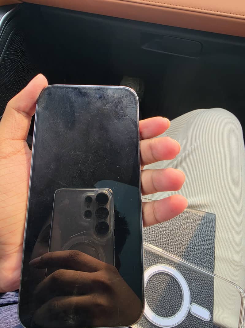 Apple iPhone 14 Pro Max 4