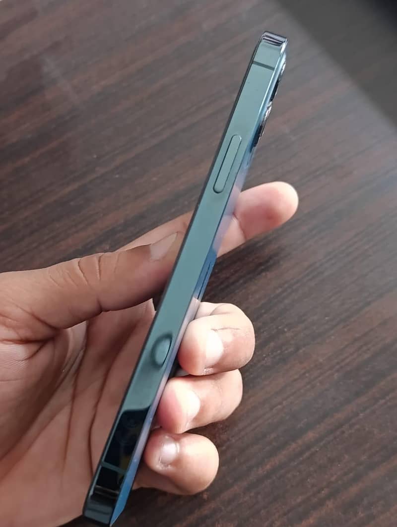 Apple iPhone 12 Pro 2