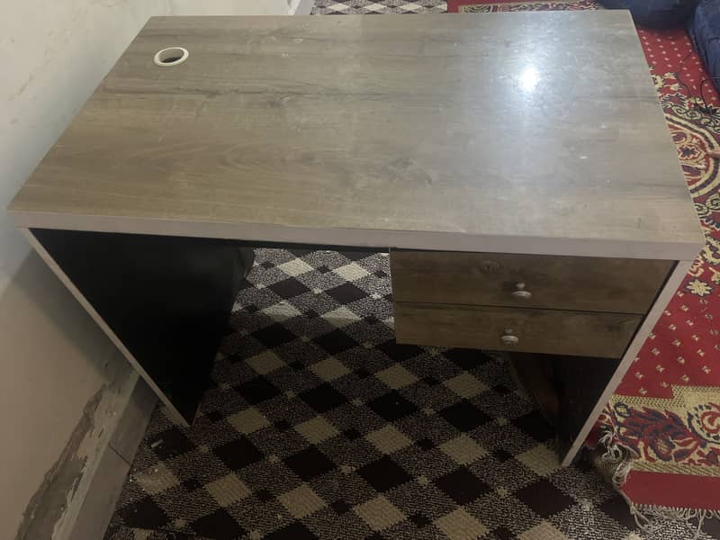 Office table small 1