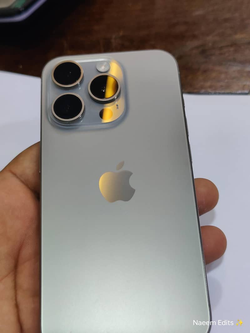 Apple iPhone 15 Pro 0