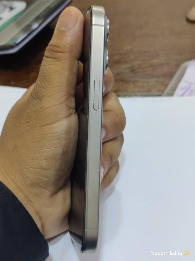 Apple iPhone 15 Pro 3