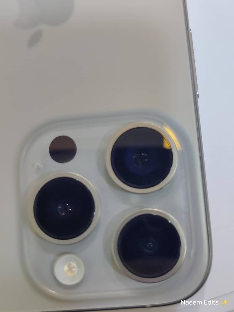 Apple iPhone 15 Pro 17