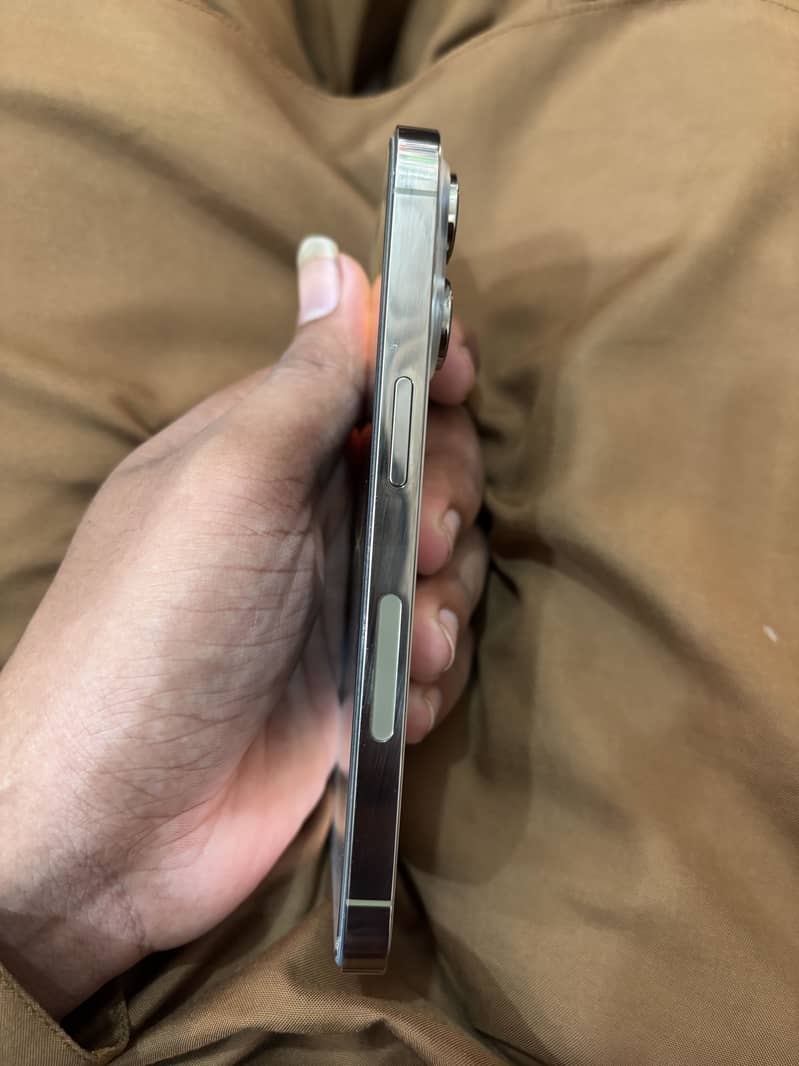 Apple iPhone 14 Pro 3