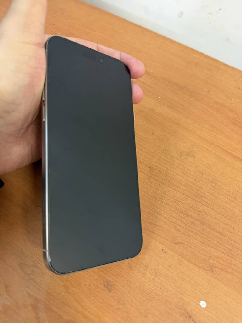 Apple iPhone 15 Pro Max 1