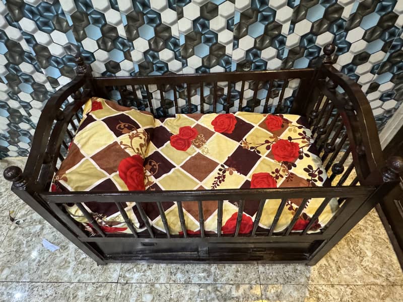Baby cot 3
