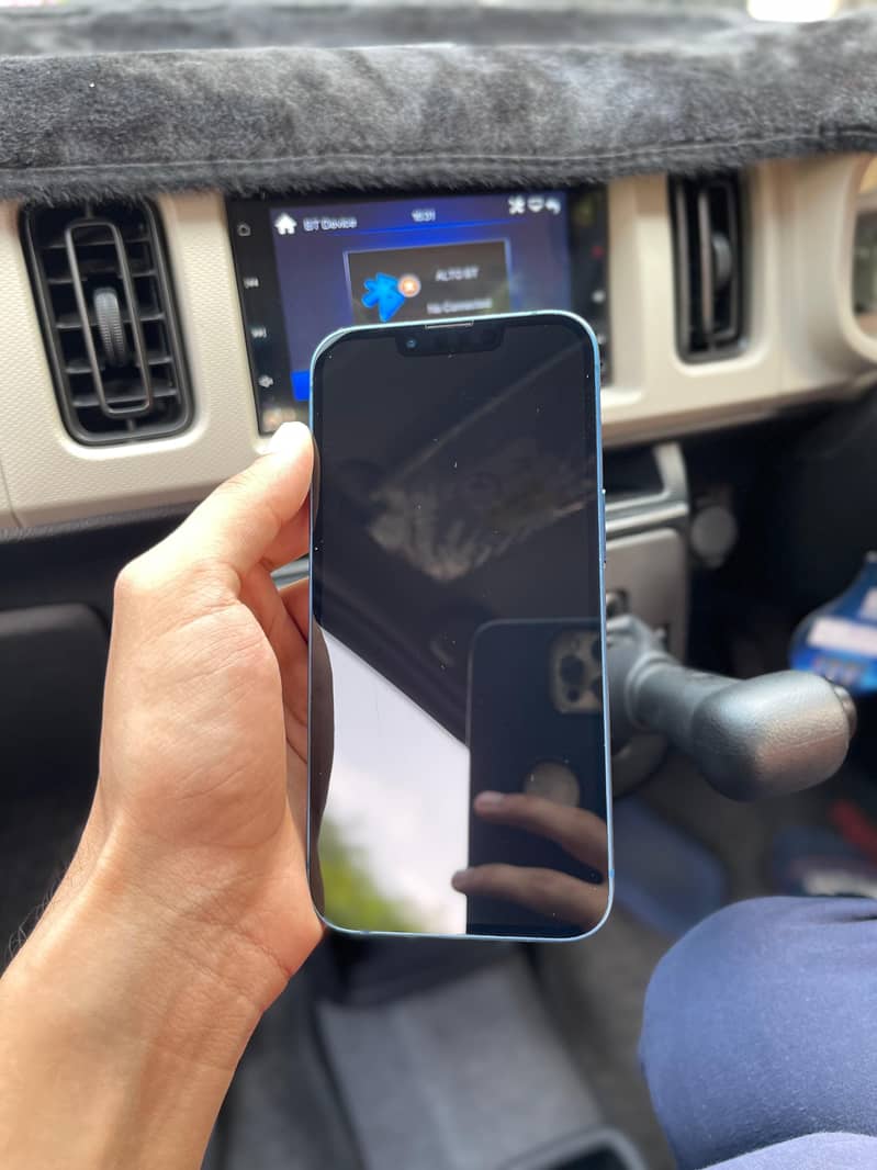 Apple iPhone 13 2