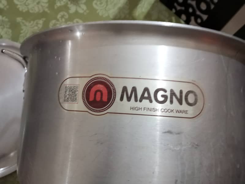 Large cooking pan 0