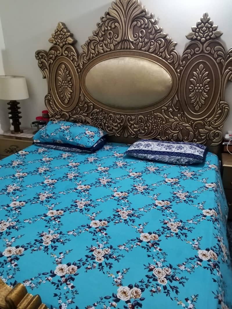 Double Bed + 2 Side Tables + Dressing mirror 1