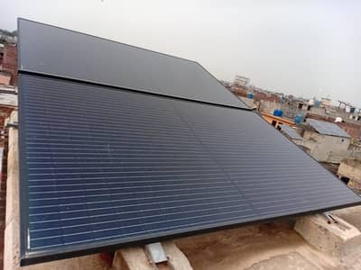 2 SOLAR PANELS 330W WITH L2 STAND FOR SALE
