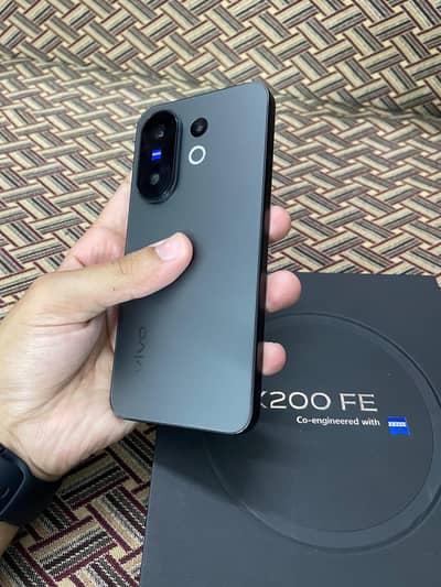 Vivo X200 FE