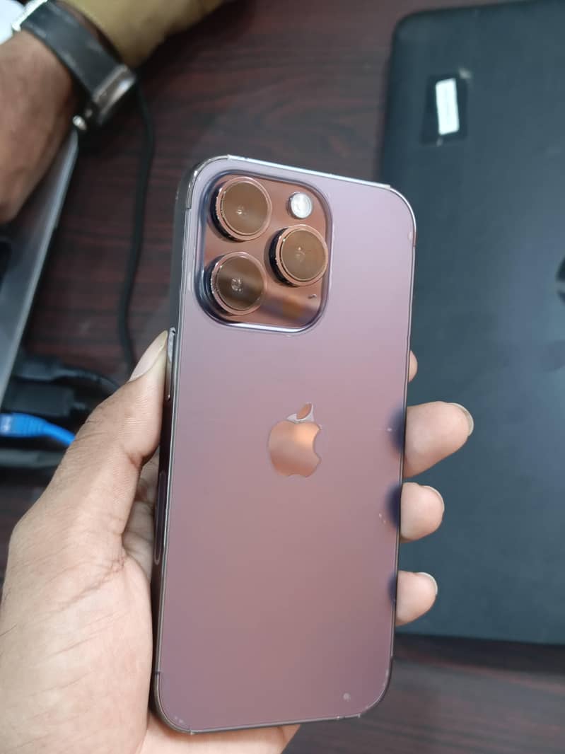 Apple iPhone 14 Pro 0
