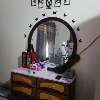 dressing table