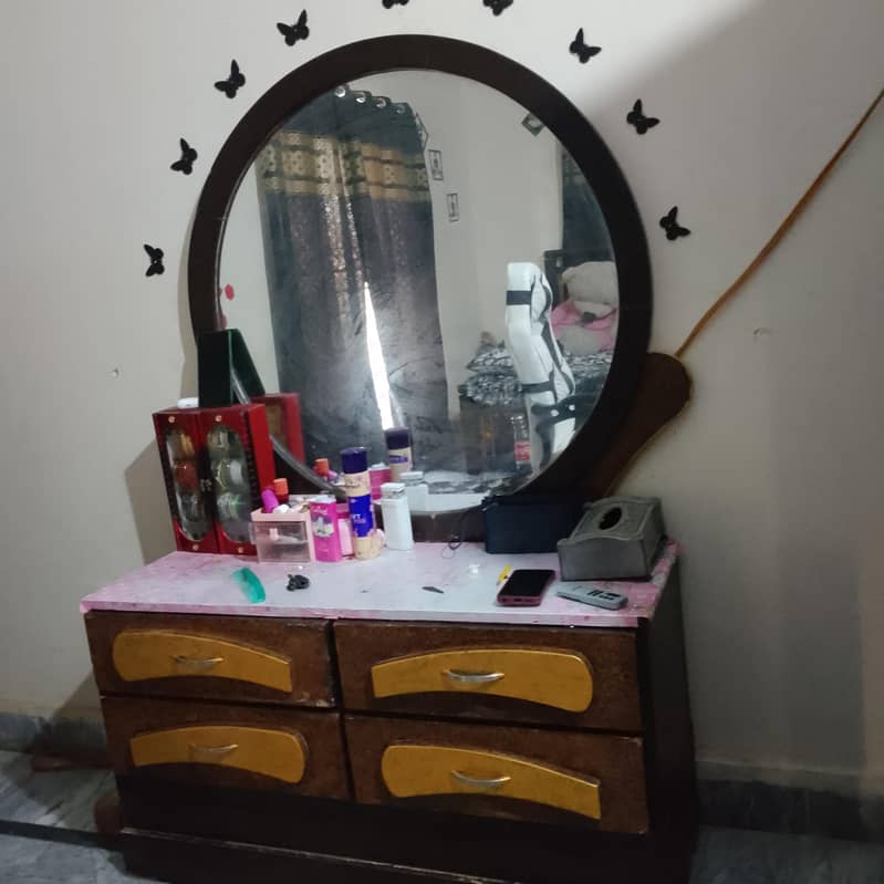 dressing table 1