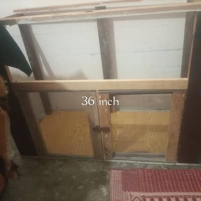 hen cage mazboot frame hai bs jali lagni hai